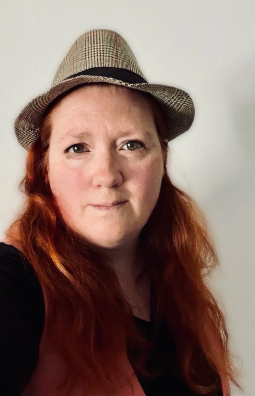 TerraJob - Christelle Duval - Artiste visuelle et pédagogue, engagée autour de la neurodiversité (HPI, TDAH). Fondatrice du projet TerraJob.